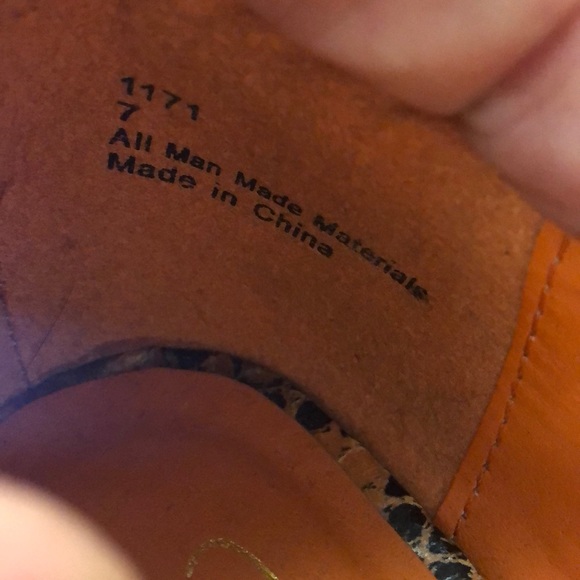 Privileged Heels - Picture 2 of 4